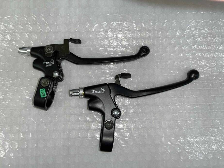 brake levers Alloy Brake Levers Three Finger for Bikes Bicycle - Image 1