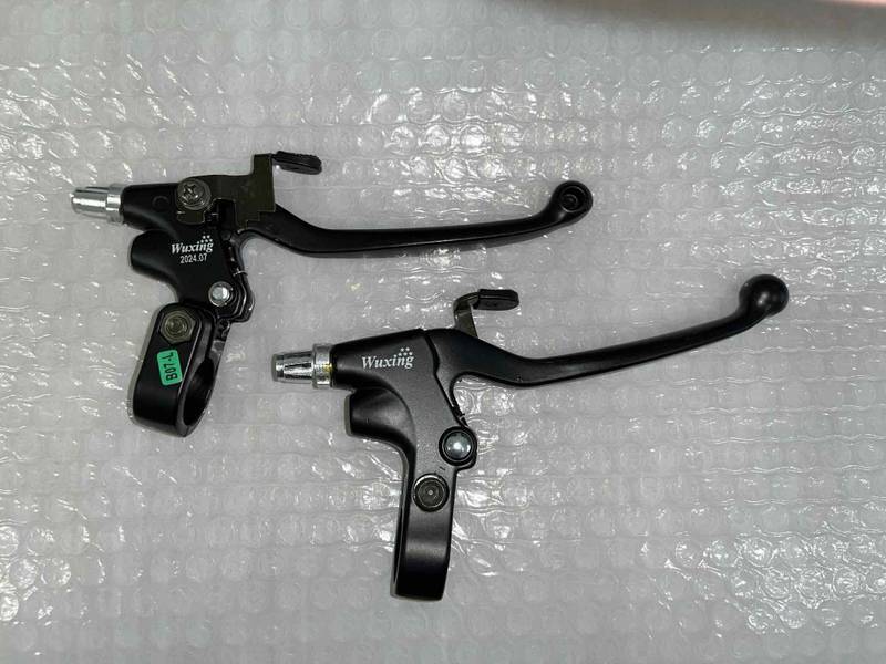 Alloy Brake Levers Three Finger for Bikes Bicycle - Image 1